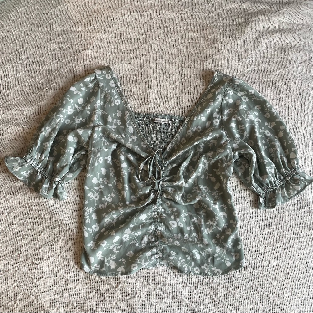 Abercrombie & Fitch Sage Floral Blouse